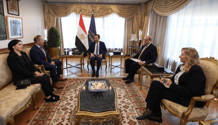 وزير الاتصالات يبحث التعاون مع إنتل في مجالات البنية التكنولوجية والقدرات الرقمية