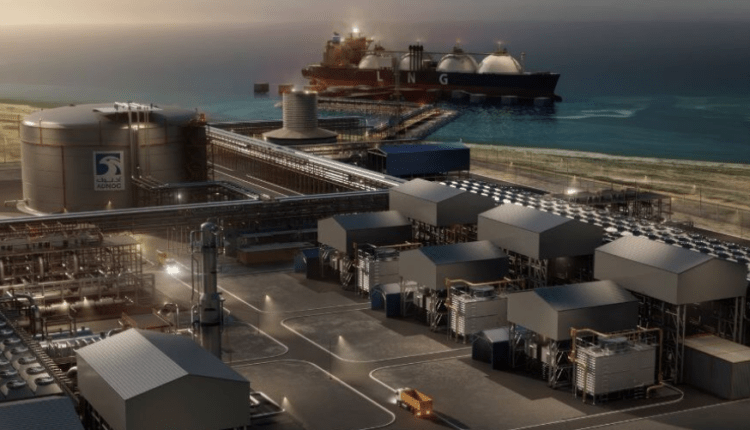 أدنوك الإماراتية تبلغ عملاءها بإمكانية تحميل النفط الخام خارج الخليج