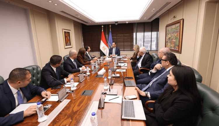 وزير الاتصالات يبحث مع مايكروسوفت تعزيز التعاون في مجال الذكاء الاصطناعي