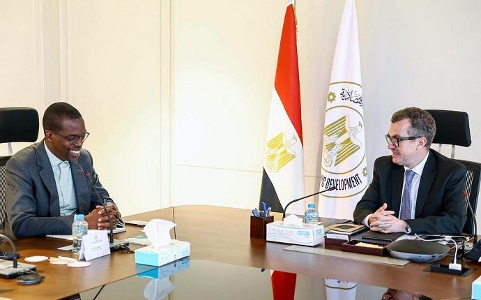 وزير التخطيط: مصر تتبنى سياسات اقتصادية متوازنة للتعامل مع التحديات العالمية