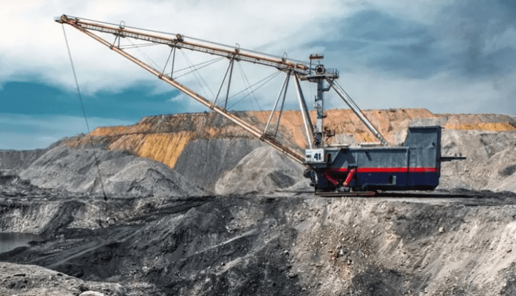 السعودية تعلن تأهل 17 شركة محلية للمنافسة على 11 موقعاً تعدينياً