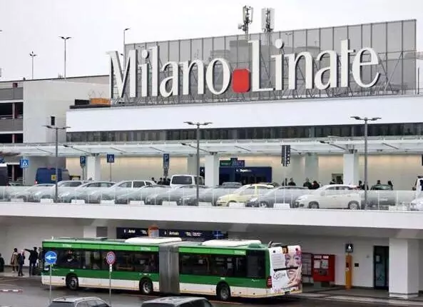 4 مطارات إيطالية تفرض قيود على وقود الطائرات بسبب أزمة الطاقة عالميا