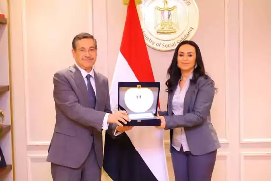 وزارة التضامن الاجتماعي وبنك التعمير والإسكان يشهدان توزيع عدد من الأجهزة التعويضية لطلاب الجامعات من ذوي الإعاقة