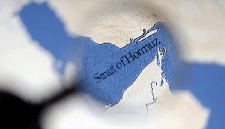 إيران: فرض أمريكا لقيود على السفن في مضيق هرمز "يصل لدرجة القرصنة"