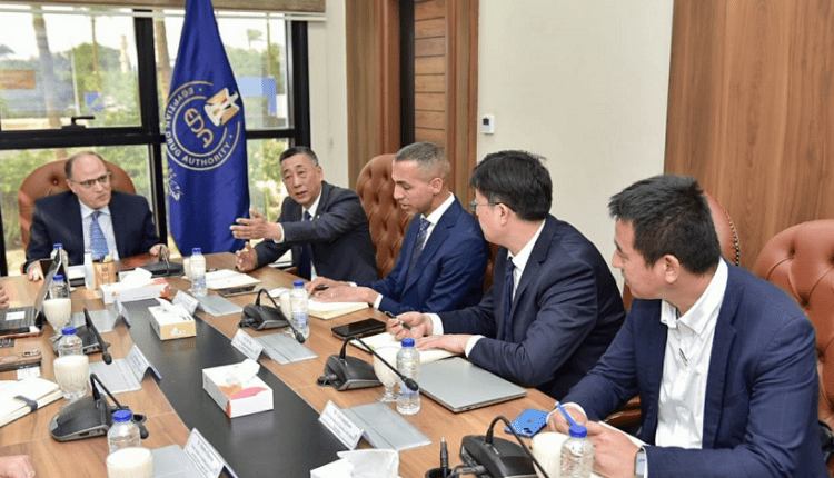 هيئة الدواء تبحث مشروع صيني لإنتاج الزجاج الصيدلاني باستثمارات 250 مليون دولار