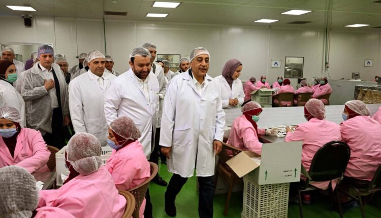 بإنتاج 4590 طنا سنويا من الأدوية.. رئيس الوزراء يزور فارما زاد للمكملات الغذائية
