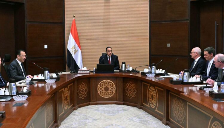 رئيس الوزراء يلتقي الرئيس التنفيذي لشركة «فاليو» الفرنسية