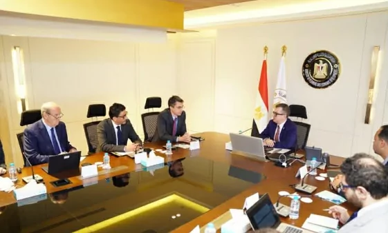 وزير التخطيط يبحث مع البنك الدولي إعداد استراتيجية الاستثمار الأجنبي المباشر