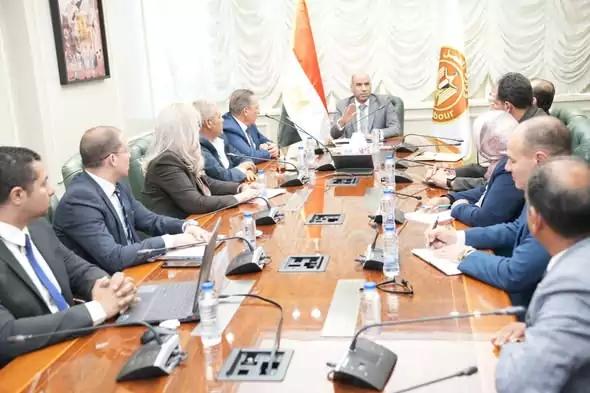 وزير العمل يبحث توسعات أروجلو التركية وخططها الاستثمارية في مصر