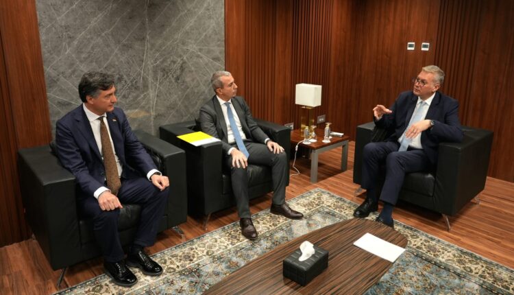 وزير البترول يبحث مع إيني تسريع خطط البحث والاستكشاف في مصر