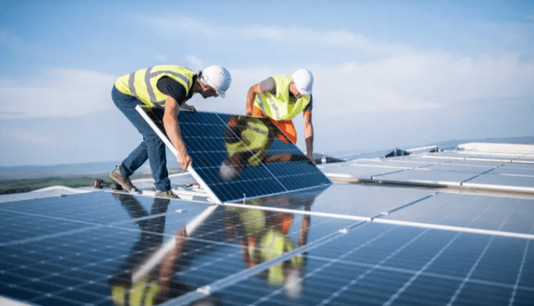 الصين تلغي الإعفاءات الضريبية لصادرات معدات الطاقة الشمسية