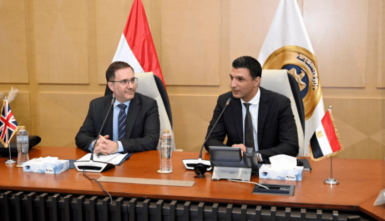 الصناعة تستضيف مائدة مستديرة لبحث خطط توسع الشركات البريطانية في مصر