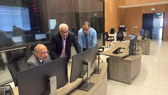 محمود عصمت يوجه بتكثيف المتابعة لضمان استقرار التيار الكهربائي خلال عيد الأضحى