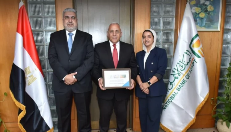 البنك الأهلي يطلق نسخة صديقة للبيئة من بطاقة ميزة