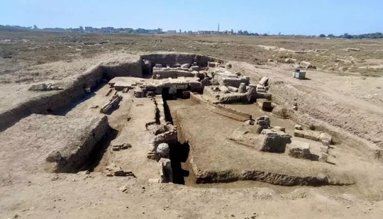 مصر تعلن اكتشاف 5 كنوز أثرية بمنطقة إهناسيا