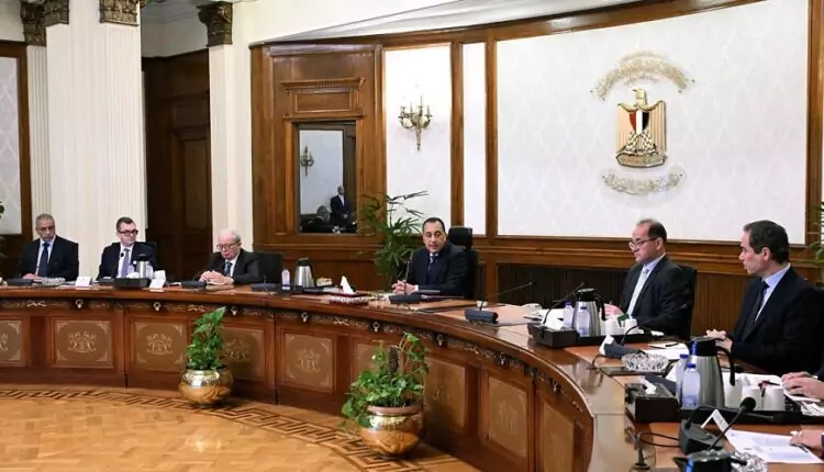 رئيس الوزراء يكلف بسرعة الانتهاء من تسوية مديونيات الهيئة الوطنية للإعلام