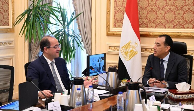 الحكومة تبدأ إجراءات التحول نحو السيارات الكهربائية