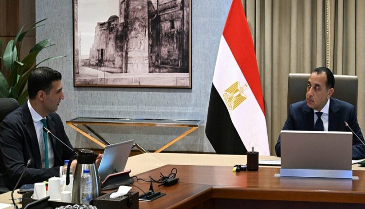 خالد هاشم يستعرض الموقف التنفيذي للاستراتيجية الصناعية الوطنية 2026 – 2030