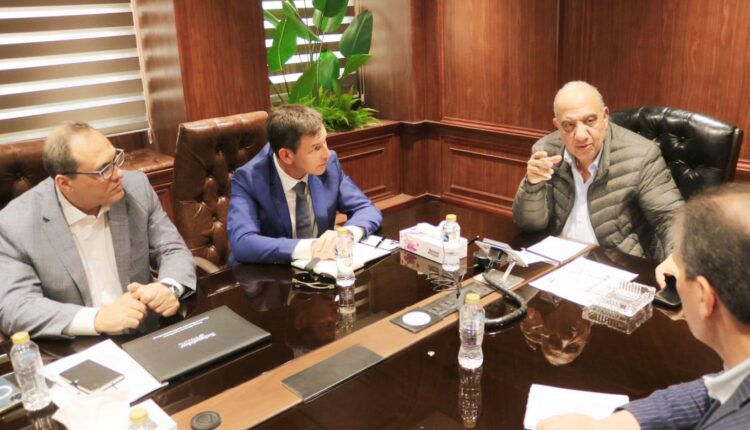 وزير الكهرباء يبحث مع شنايدر إليكتريك التوسع في مبادرة تحسين كفاءة استخدام الطاقة