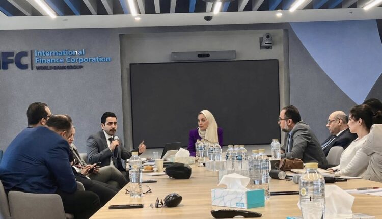 الإسكان تنظم مائدة مستديرة لتفعيل حوافز ومؤشرات العمران الأخضر بمشاركة مؤسسة التمويل الدولية