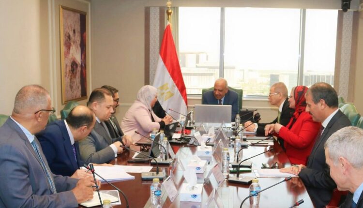 وزير الكهرباء يبحث مع البنك الدولي تعزيز الشراكة في مجالات دعم وتقوية الشبكة الموحدة