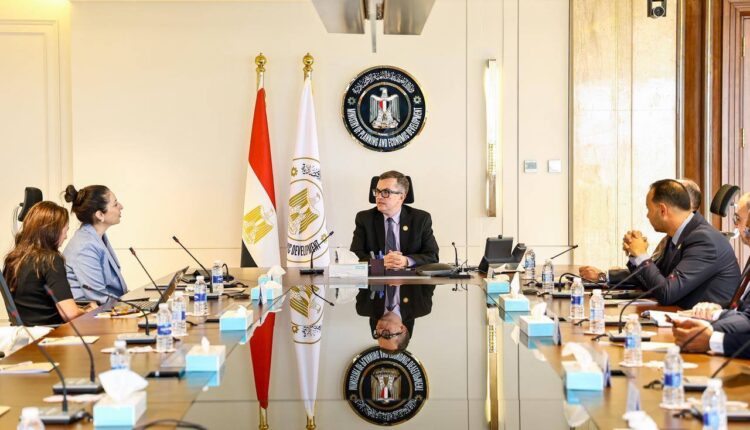 وزير التخطيط يبحث مع الوكالة الدولية لضمان الاستثمار الاستفادة من آليات الضمانات
