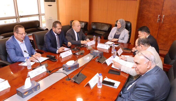 التنمية الصناعية تبحث مع مستثمري العاشر من رمضان تعزيز بيئة الاستثمار
