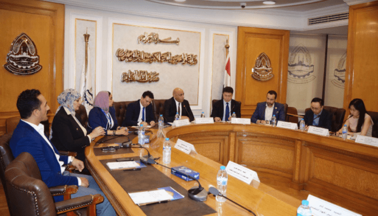 غرفة القاهرة تبحث مع وفد صيني فرص الشراكة في الصناعات الغذائية والمنسوجات واللوجستيات