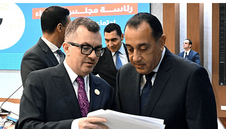 وزير التخطيط: نمو الاقتصاد المصري يرتفع إلى 5% في الربع الثالث