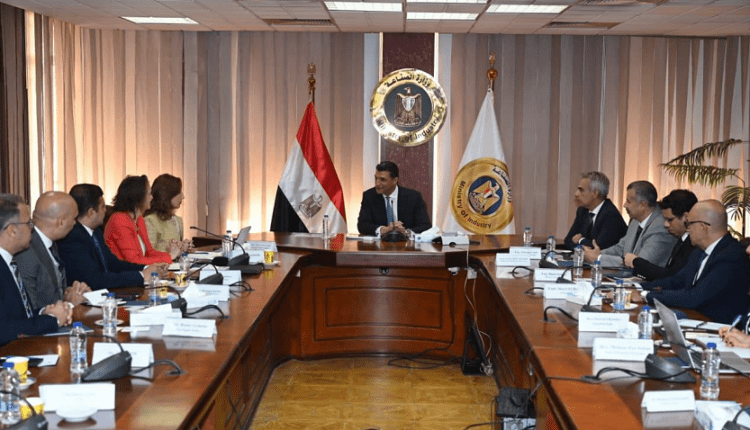 غوروك التركية تعتزم إقامة مشروع لصناعة المنتجات الزجاجية في مصر