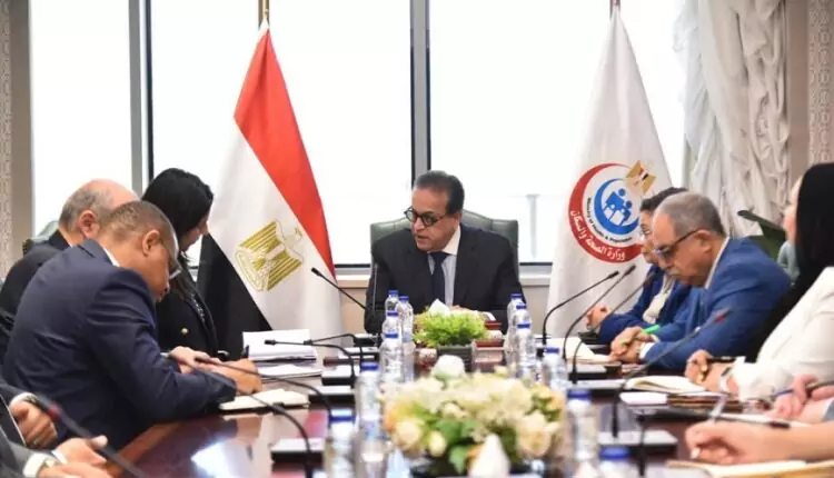 وزير الصحة يبحث التعاون مع البنك الدولي في توطين صناعة الأدوية والأمصال
