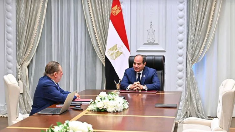 عاجل.. الرئيس السيسي يجتمع مع محافظ البنك المركزي