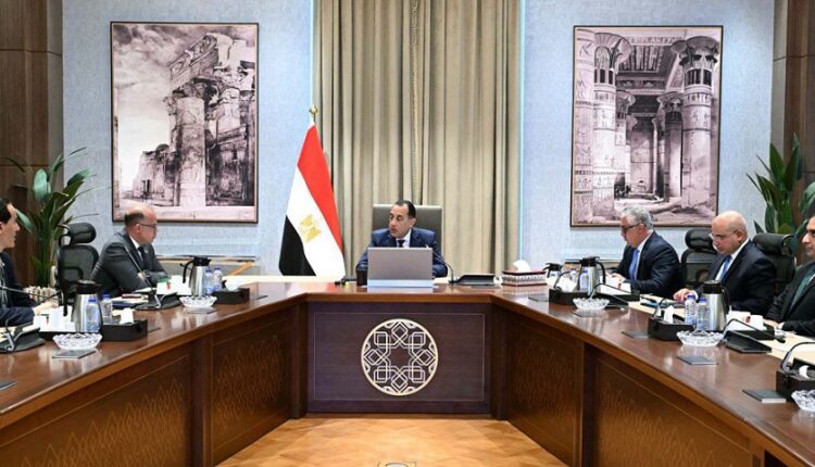 الحكومة تدرس مقترح إنشاء مركز توزيع لوجيستي عالمي في اقتصادية قناة السويس