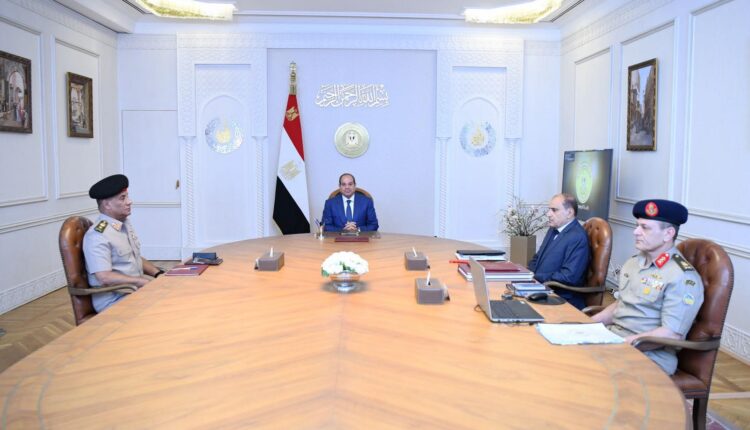 السيسي يؤكد سرعة تنفيذ المشروعات القومية ورفع كفاءة الخدمات العامة