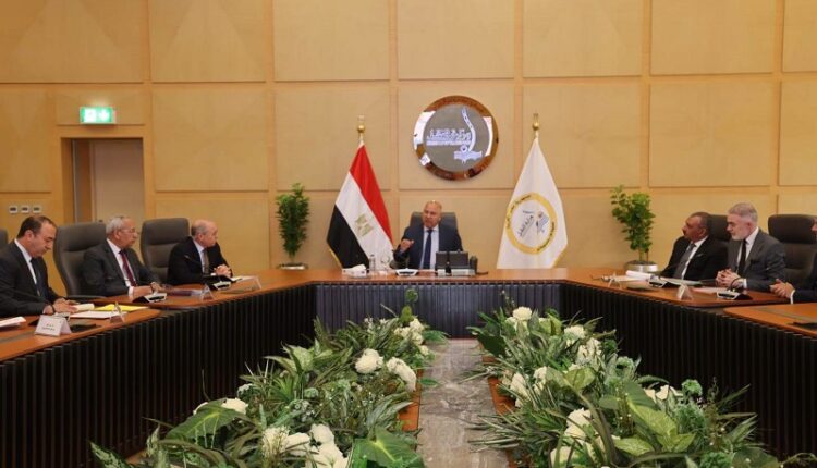 وزير النقل: «تراست القناة» ستدير وتقدم الخدمات للسفن التجارية ذات الطبيعة الخاصة