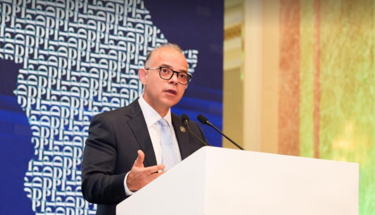وزير الاستثمار: تيسير التجارة الخارجية وتأهيل المصانع الصغيرة والمتوسطة للتصدير أولوية