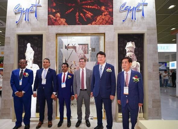 مصر تتوج بجائزة أفضل جناح في معرض سول الدولي للسياحة