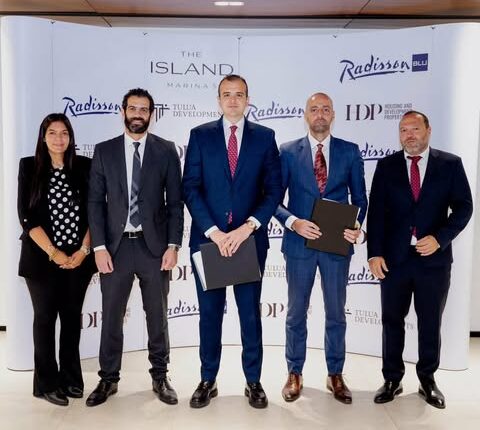 التعمير والإسكان وطلوع للتطوير العقاري تتعاونان مع Radisson Blu لإطلاق فندق في مارينا 5
