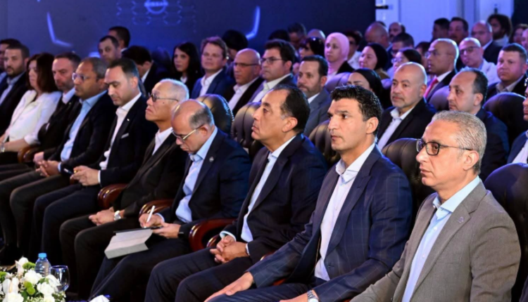 رئيس الوزراء يشهد مراسم إنتاج أول سيارة نيسان ماجنيت في أفريقيا داخل نيسان مصر