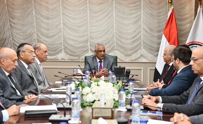 الإنتاج الحربي تبحث مع Hellenic اليونانية التعاون في تطوير الصناعات الدفاعية