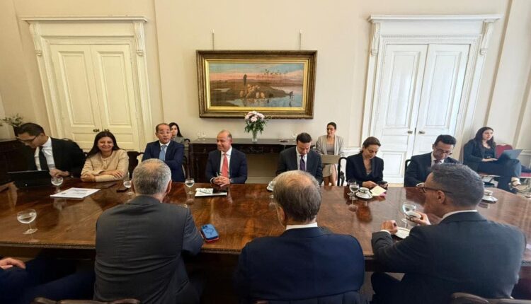 وزير المالية لرئيس «HSBC»: نتطلع لتعزيز التعاون الثنائي في جذب التدفقات الاستثمارية بتمويلات مبتكرة