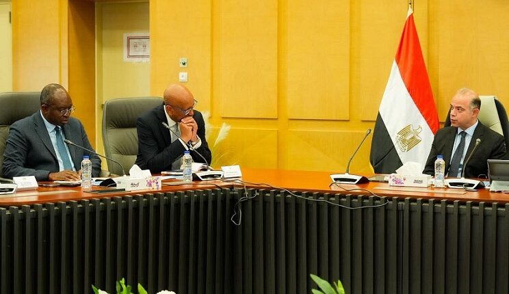 وزير الاستثمار يناقش مع مؤسسة التمويل الدولية تطوير بيئة الأعمال والتحول الرقمي