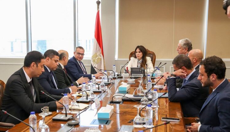 الإسكان: استلام 6 أبراج إدارية بمنطقة الأعمال المركزية في العاصمة الجديدة