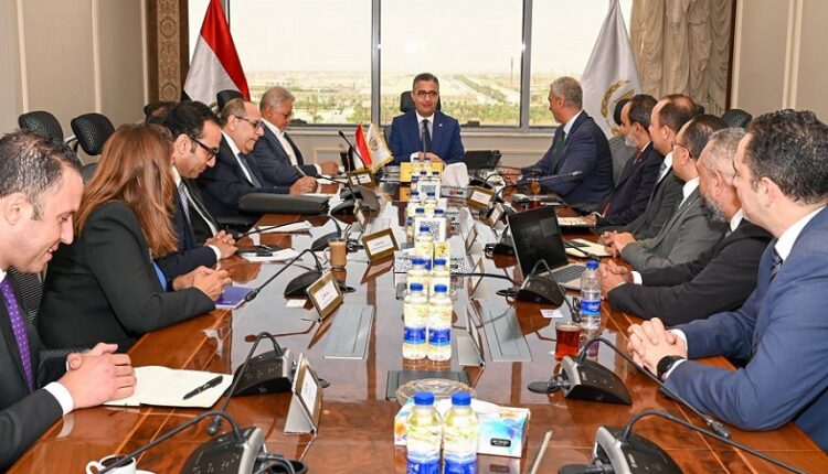 مباحاثات بين التموين وفودافون مصر لتطوير المنافذ بشبكة إلكترونية موحدة