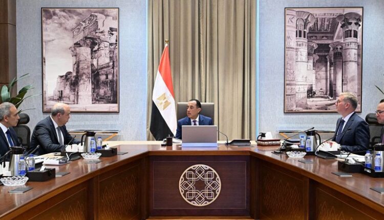 مباحثات حكومية لتلبية احتياجات الطيران المدني من وقود الطائرات