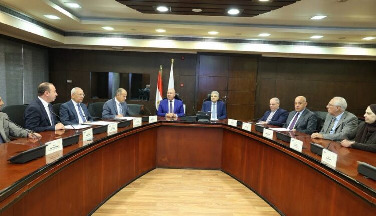 عمومية موانئ مصر البحرية توافق على انضمام القابضة للنقل لهيكل مساهمي الشركة
