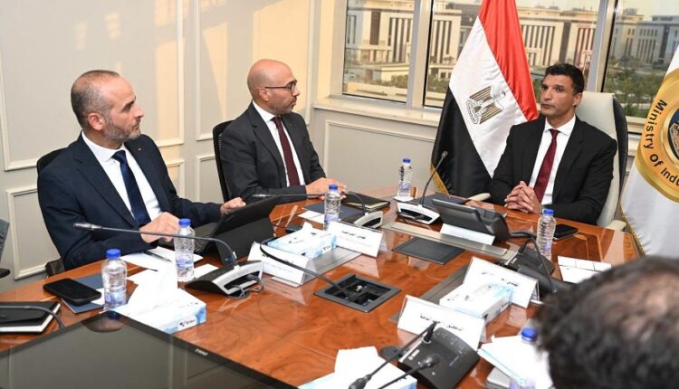 لتقليل الاعتماد على الشبكة القومية.. ABB مصر تعتزم المشاركة في مبادرة شمس الصناعة