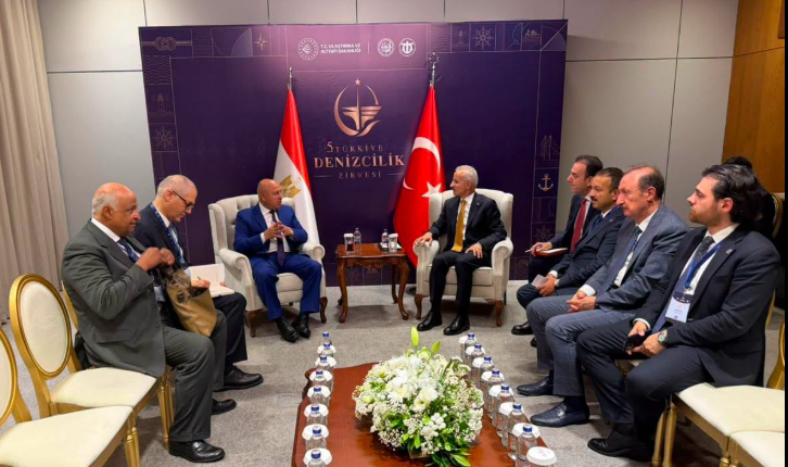 مصر وتركيا توقعان مذكرة تفاهم لتعزيز التعاون في الممرات الدولية والنقل واللوجستيات