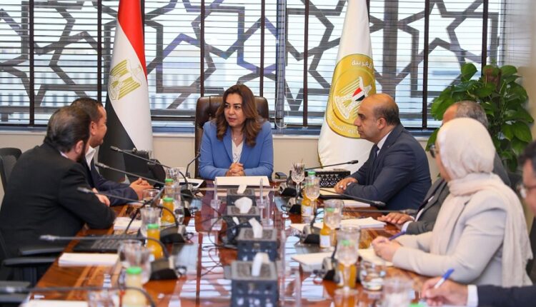 الحكومة تدرس إنشاء منظومة وطنية للإدارة الآمنة للمخلفات الدوائية