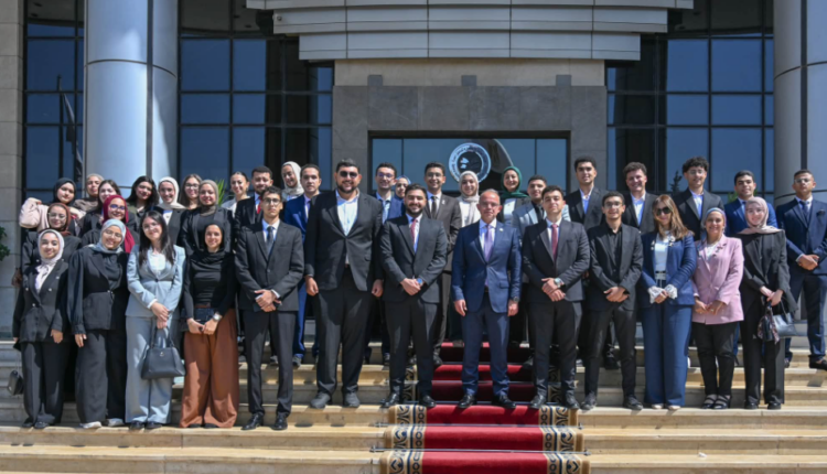د.فريد: إعداد الكوادر البشرية لا يقل أهمية عن جذب الاستثمارات